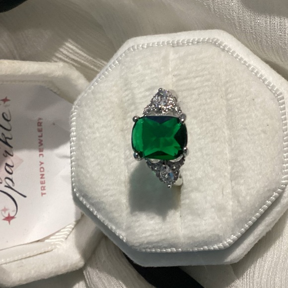 -💍925 Sterling Silver Radiant Cut Emerald Green zircon Ring - Picture 14 of 15